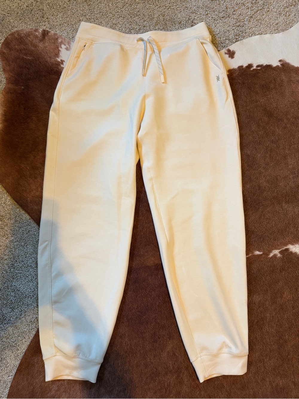 NWOT RHONE DreamGlow Jogger Pants Cream Size L - Picture 4 of 7